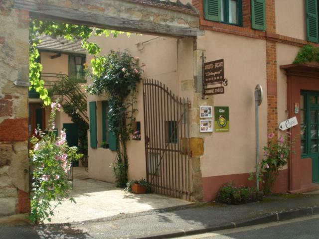 Bed and Breakfast Saint Sauveur Herisson Екстер'єр фото